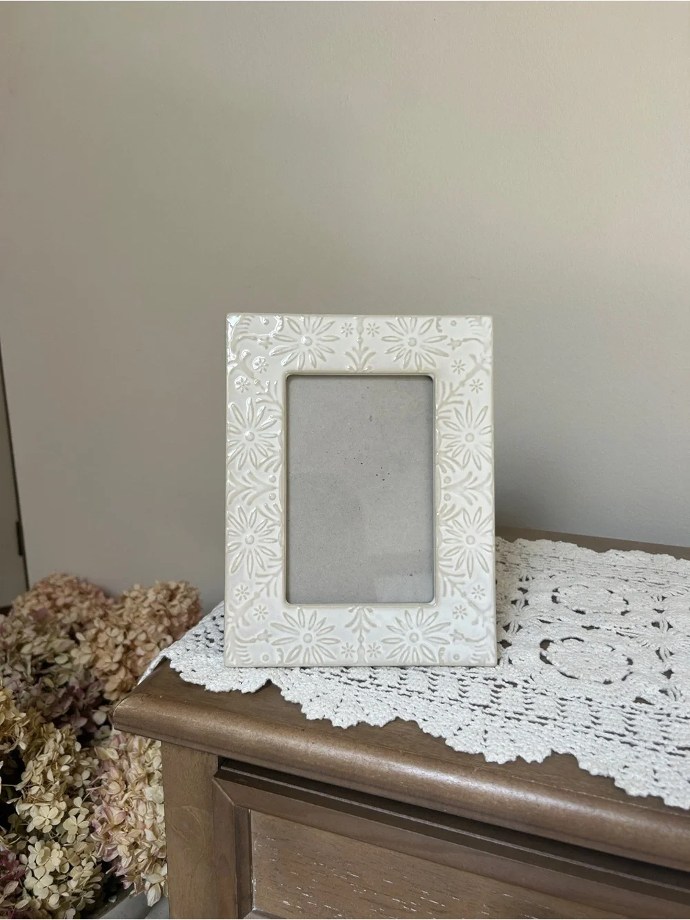 Neutral White Embossed Floral Ceramic Photo Frame